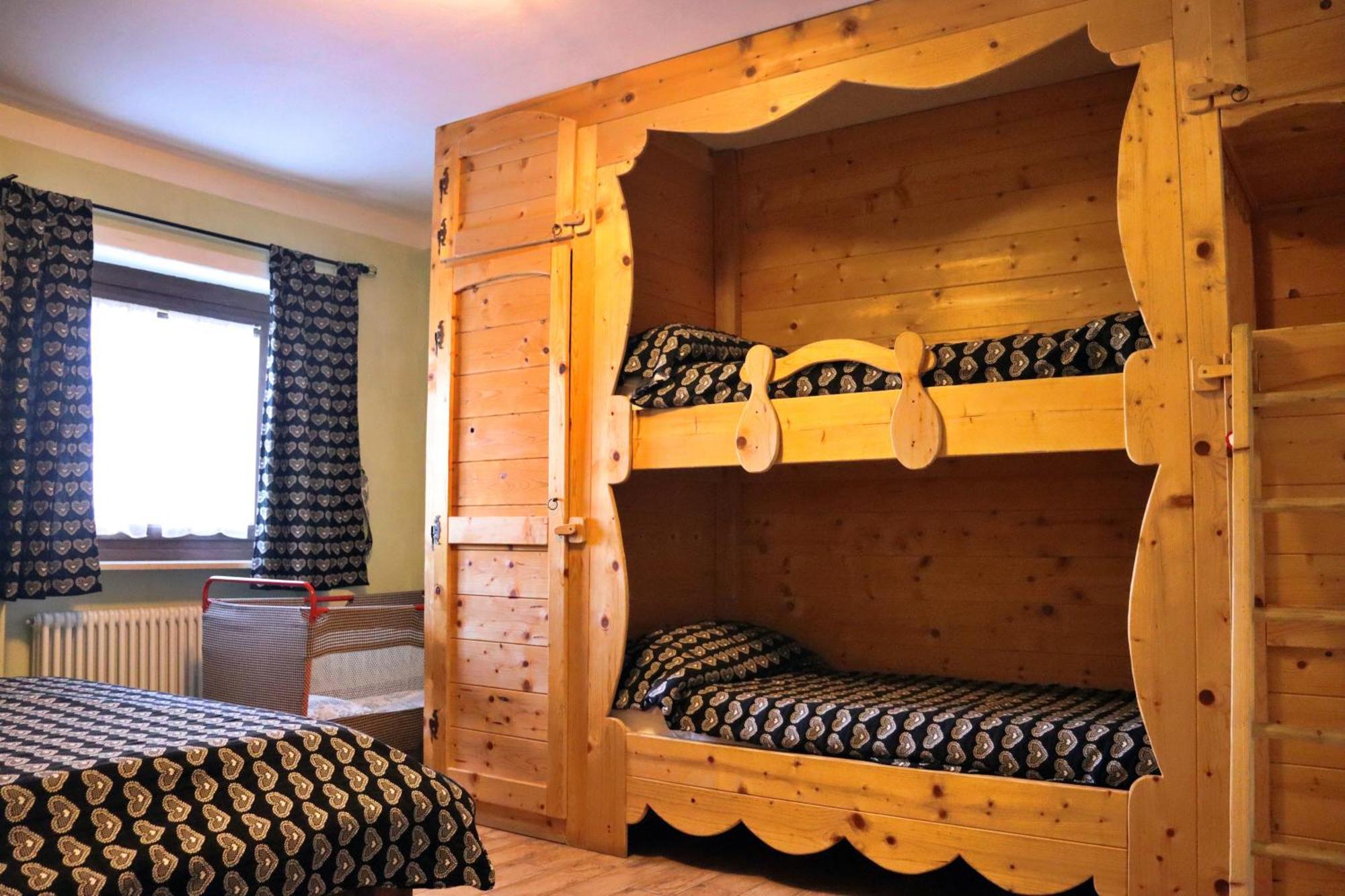 Chevres A Cheval - Apartment Aosta Bagian luar foto